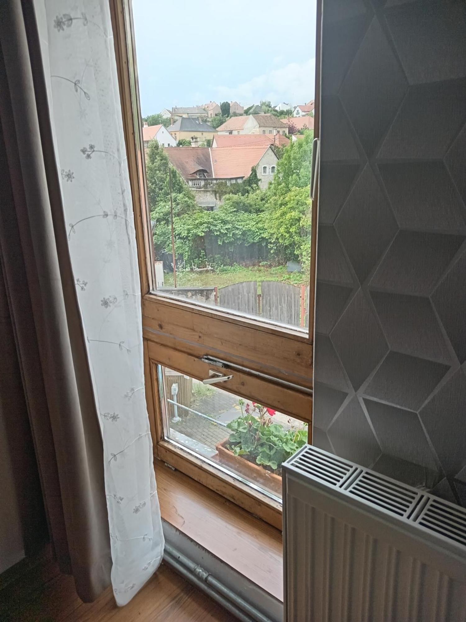 Galeria Villa Veszprem Bagian luar foto