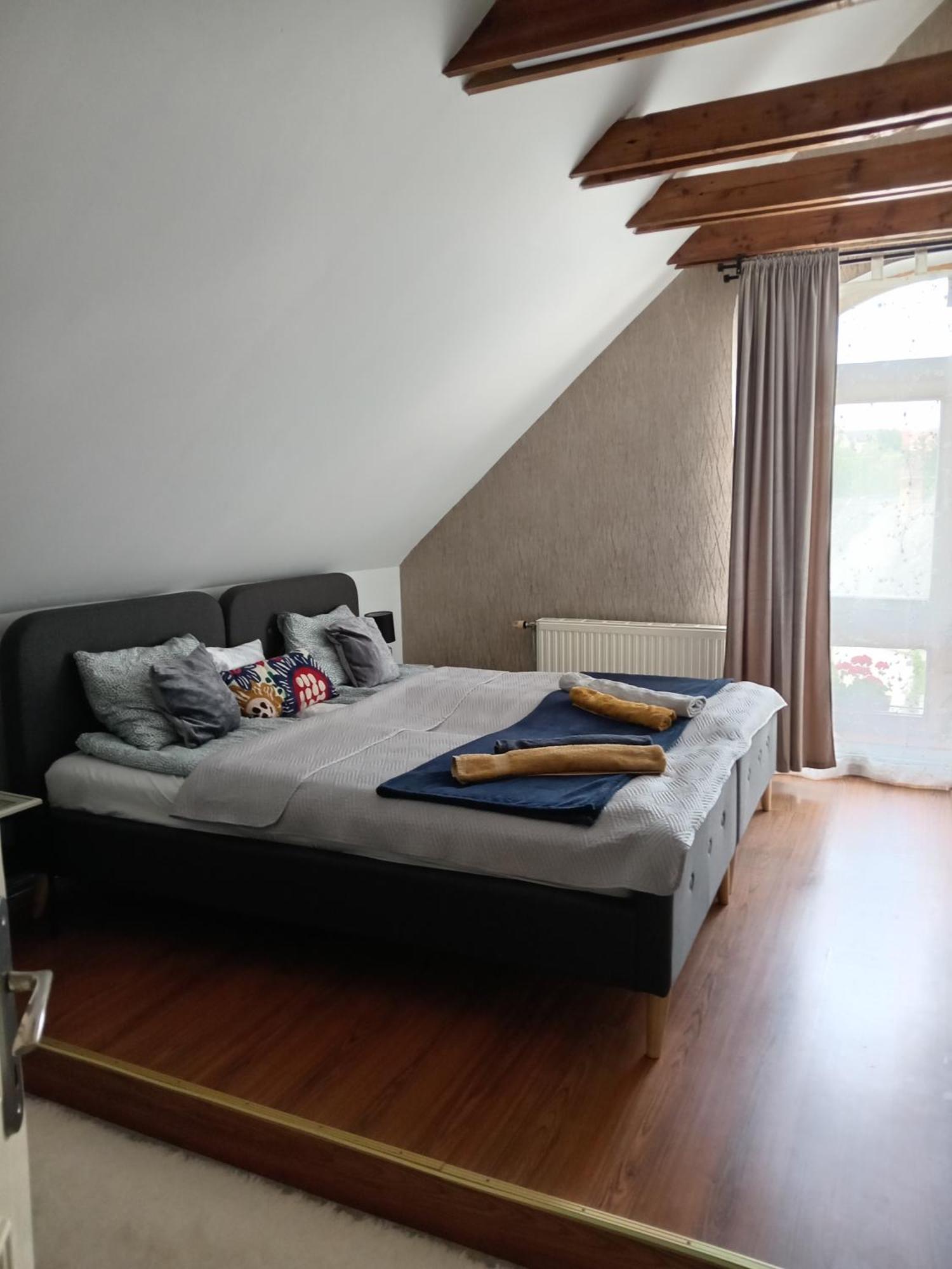 Galeria Villa Veszprem Bagian luar foto